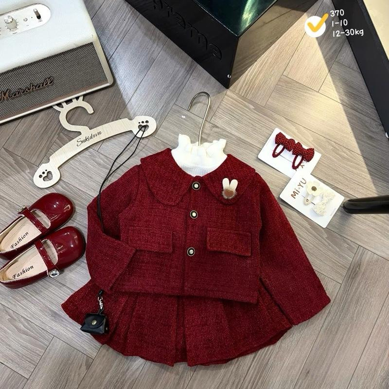 Ong Kis Sét dạ tus mền cúc đen cổ cách điệu kèm chân váy xếp ly cho bé gái 10-28kg
