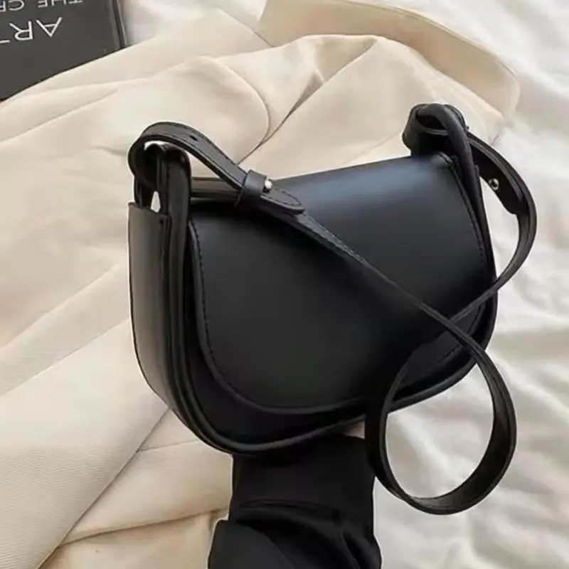 Mutiara Bags - Tas Selempang Wanita Kekinian LANNY minibag Muat HP Kulit Sintetis Polos Tersedia Hitam 0