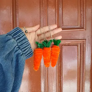 Gantungan Kunci/Tas Lucu Kawat Bulu dengan Warna yang Menarik