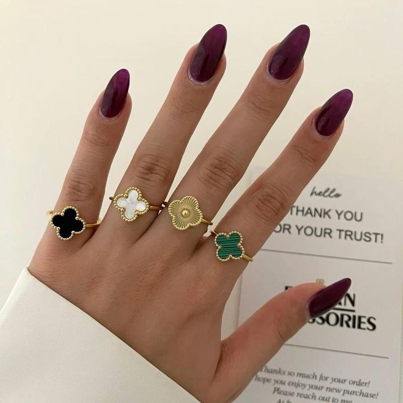 Nhẫn cỏ 4 lá titan qc cao cấp không han gỉ