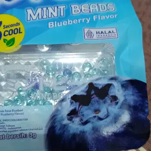 [HALAL] LIANGGUI FOOD MINT BEADS, sudah tersertifikasi BPOM. Tersedia 3 varian rasa: STRAWBERRY, BLUEBERRY, GRAPE.Ada desain labirin di dalamnya, meledak dalam satu gigitan, langsung menyegarkan.Cocok untuk acara kumpul-kumpul dan menyegarkan napas.