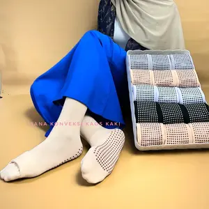 (Lusinan) kaus kaki Wudhu Antislip ihana panjang L sebetis Muslimah umroh nylon spandek premium Dewasa Hitam Wanita Wanita