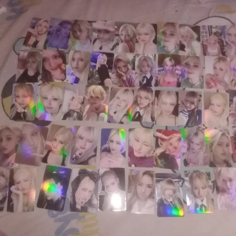 pc unoff hologram 2 sisi,harga per 1 pcs random somi.....beli lbh dri 5pcs dpt free 3 pc 1