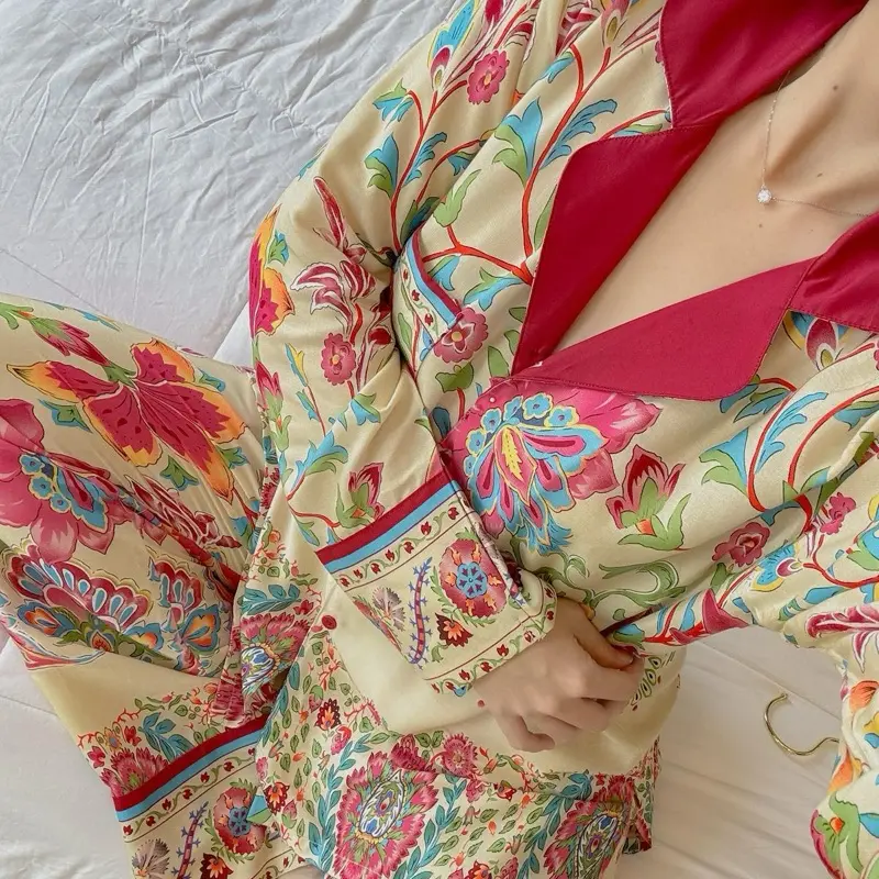 Piyama motif bunga merah mewah bahan rayon 3