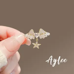 【Aylee】Bros Sayap Emas Wanita Kristal Berlian Bintang Bintang Liontin Turban Pin Kostum Korsase Aksesoris Clips B1180