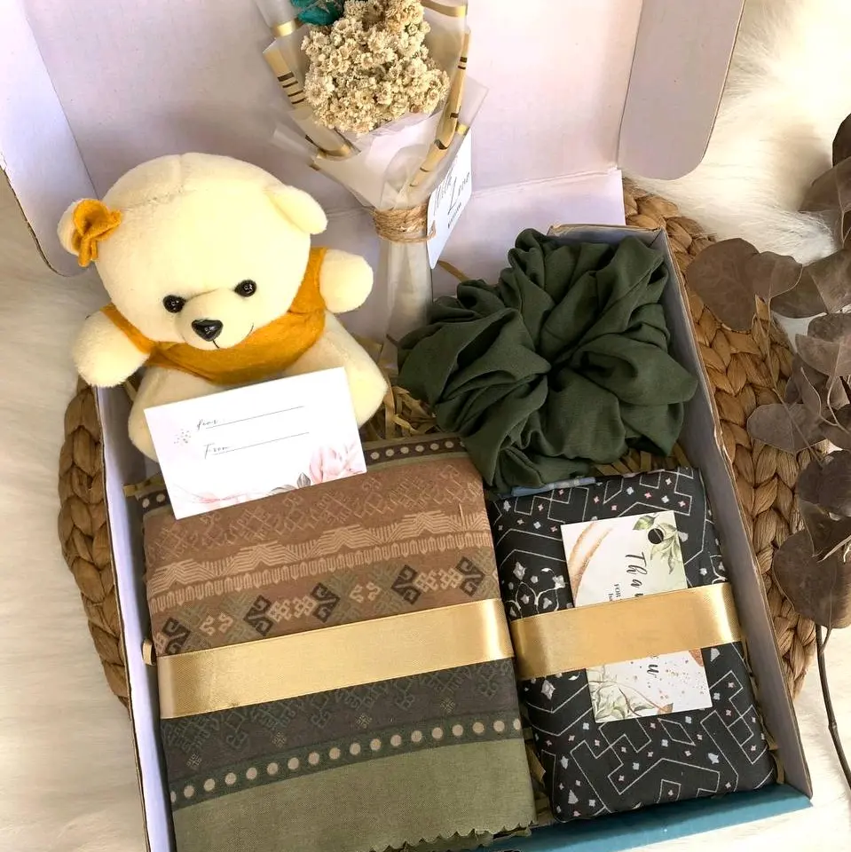 HAMPERS UNTUK KADO WISUDA, WEDDING, ULTAH DLL