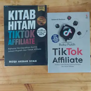 paket 2 buku kitab hitam tiktok dan buku putih tiktok edisi 2025