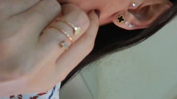 Product Review of Set Kalung Perhiasan Titanium Wanita bunga hitam Terlaris kalung  titanium kalung bunga hitam kalung clover from A**9 0