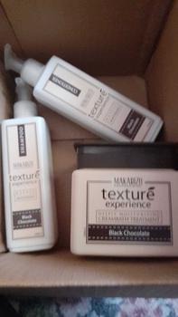 Product Review of Texture Experience Journey Hair Bundle Black Chocolate untuk Rambut Kering Makarizo Professional from r**🌻 0