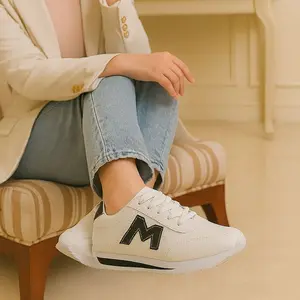 Sepatu Sneakers wanita Kasual Putih  – Ringan & Nyaman Dipakai Sehari-hari