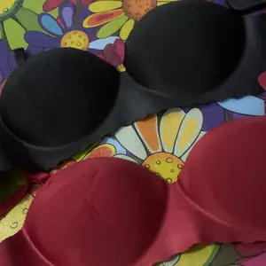 Istana - 9004 Bra Half Cup Seamless Bralette Push Up Pakaian Dalam Wanita