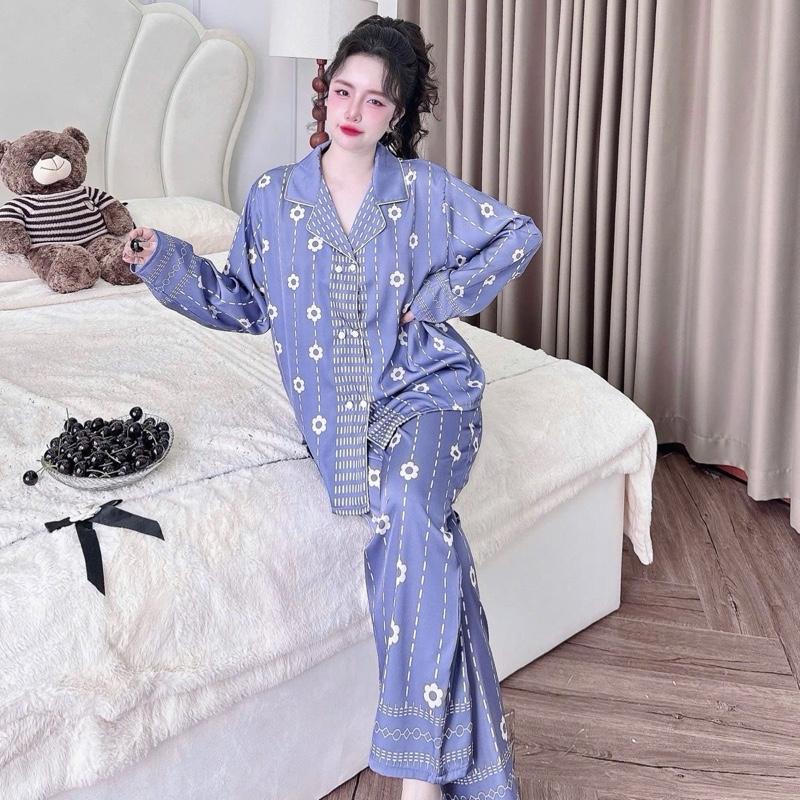 Độ Bộ pijama lụa latin hoạ tiết hoa màu xanh đen nhạt cổ vest cúc bọc vải bigsize 60kg tới  90kg