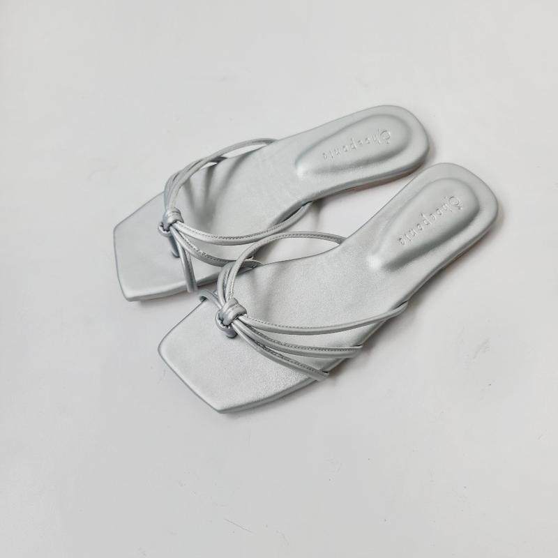 Product Introduction of Shoeponic ARA - Trend 2024 Sandal Wanita Comfort Alas Sol Premium Sandal Flat Hitam Dan Silver 3