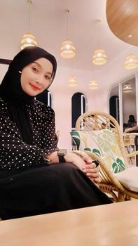 Product Review of minimalistyle - CLEO Smocked Smok Blouse Bahan Crepe Wanita from H**z 1