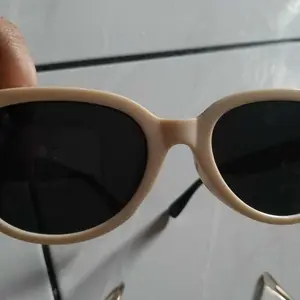 Eyeshine - Kacamata Hitam Cat Eye Fashion Sunglasses Trendy Anti Uv Bingkai Titik Dua