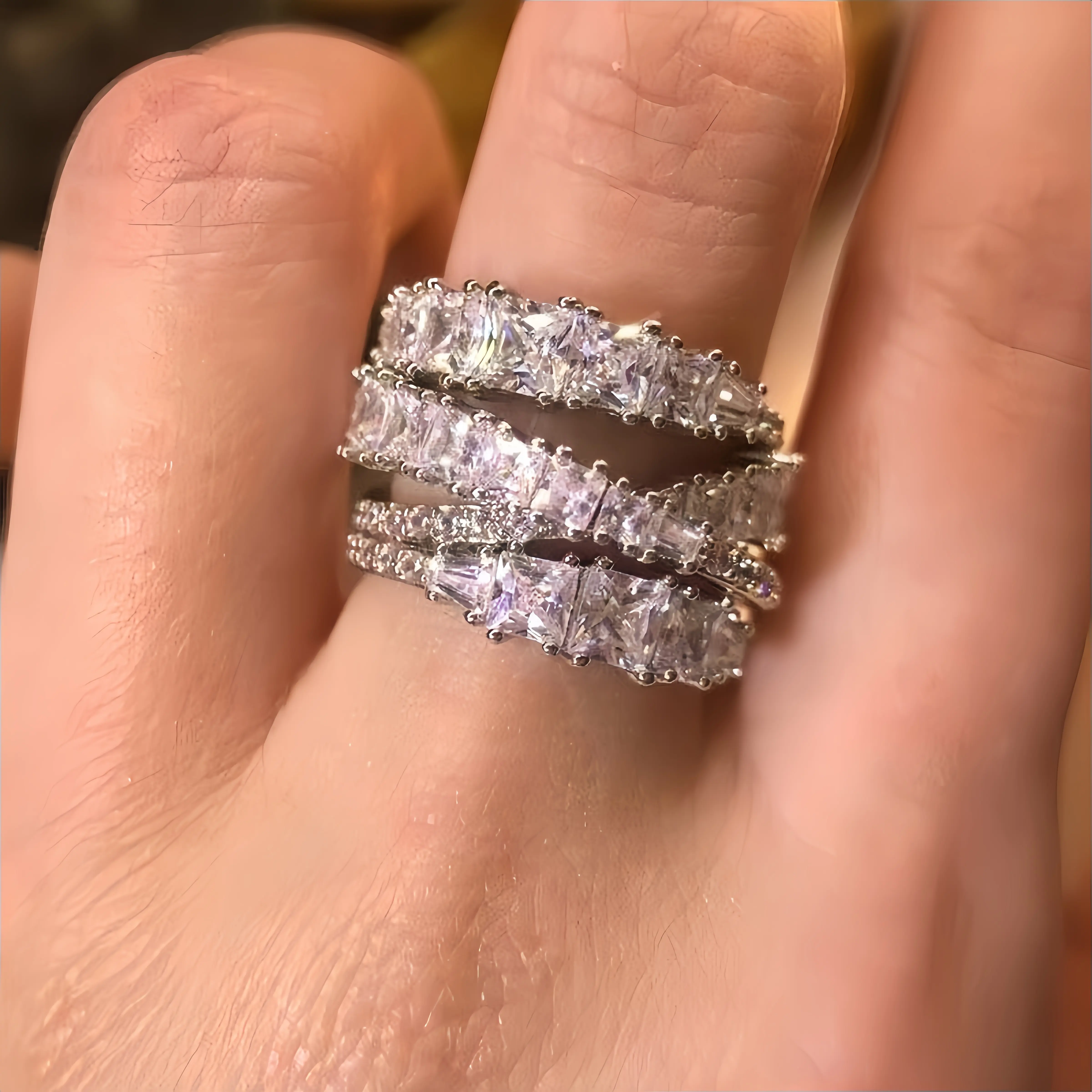 Adjustable women's spiral ring ring, White Gold color, 1 piece, suitable to give to friends, Diamond hug ring birthday gift