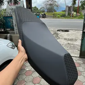 Kulit Jok Sarung Jok Karbon HEXAGON Model Jaitan Tengah Bahan Copy MBTech untuk Beat Vario Scopy Motif Hexagon Terbaru Stylish dan Fungsional