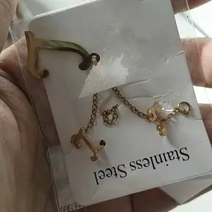 anting huruf  Kalung Inisial Huruf A-Z Titanium Asli Ori Kalung Emas Kekinian Fashion
