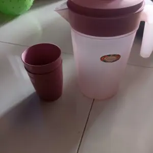 ESKAN Teko plastik 1 liter GRATIS 2 Gelas / Teko  Set  Tea   kecil / mini  ceret minum bahan plastik BPA FREE