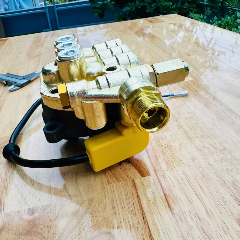 Cụm đầu bơm 14mm.Dùng thay thế cho máy rửa xe gia đình.Dekton- Boss . v..v.v. Hàng đẹp. 5