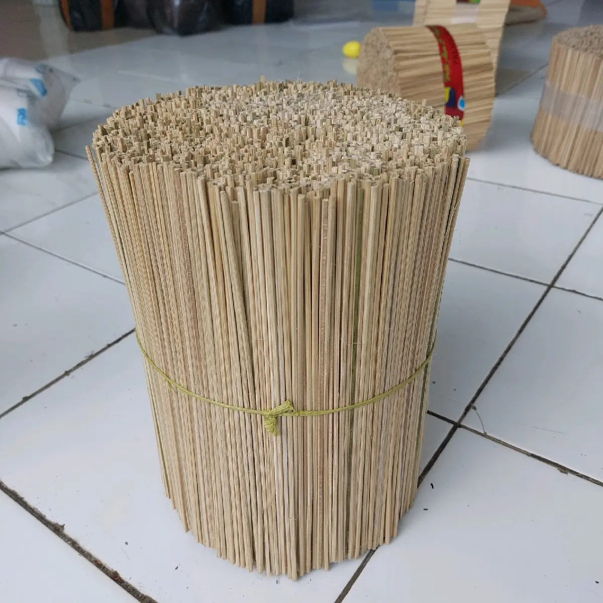 2 kg Tusuk sempol ukuran 24 cm.tusuk sempol dan papeda halus tumpul