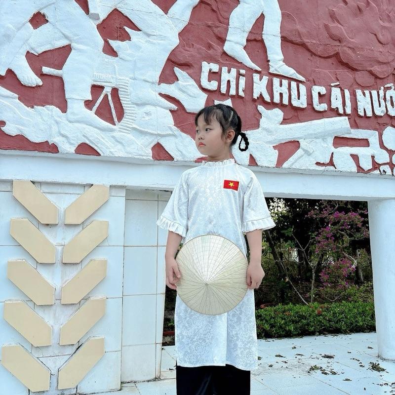  Bộ Áo Dài Lá Cờ Cho Bé Gái - Chất Liệu Vãi Gấm Mềm Mịn - Quần Phi Size   7 - 40Kg   