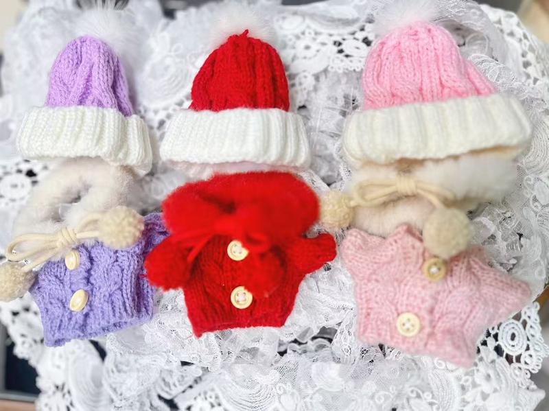 Product Introduction of 34.Doll clothes macaron generation 2 generation rabu cloth pink. Purple. Red wooden button sweater, ball ball scarf , beanie, hat rabu cloth cute warm pendant to wear 6
