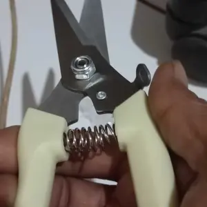 TI Gunting Dahan Ranting Daun Gunting Tanaman Peralatan Berkebun KB1001