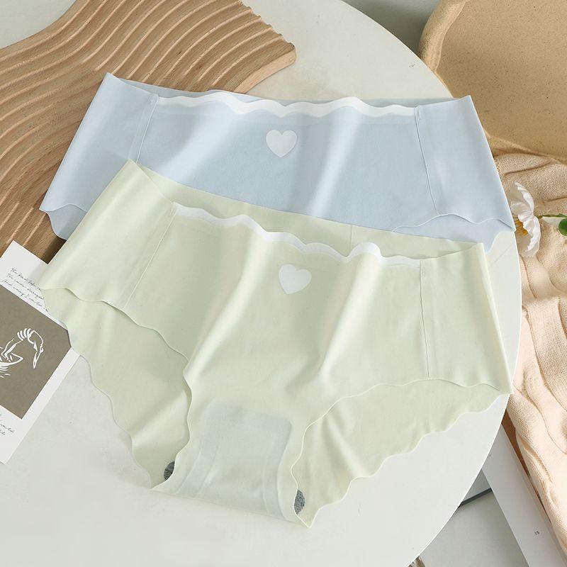 Product Introduction of CELANA DALAM WANITA PREMIUM QUALITY SEAMLESS ANTI NYEPLAK MOTIF LOVE CD-064 3