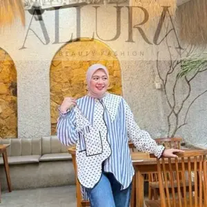 Kirana Kemeja Blouse Wanita Allura.id Baju Muslim Oversize Katun Jepang Full Kancing Busui Friendly Motif Salur Lengan Panjang