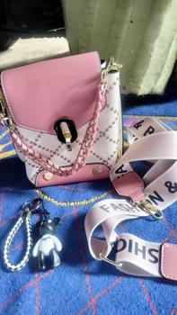 Product Review of Tas Desain Fashion Untuk Wanita Tas Bahu Santai Serbaguna Kulit PU Kapasitas Besar from D**a 0