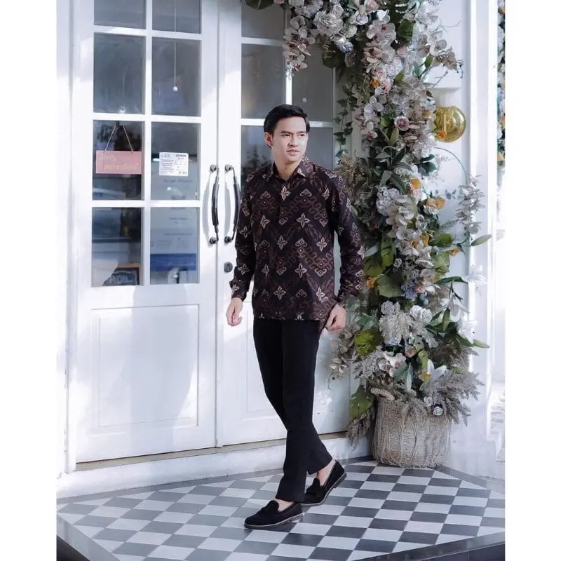 KEBAYA COUPLE KEMEJA BATIK AVENA SERIES | KEBAYA TERBARU KEBAYA WISUDA TERBARU BAJU LAMARAN 4