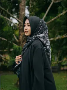 Jasmine Scarf - Hijab Motif - Hijab Voal Premium