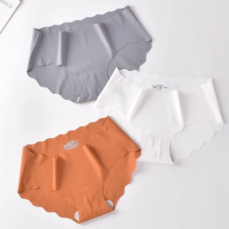 Ice Silk Seamless Women Underwear Middle Waist Panties Seluar Dalam Cotton Elastic Women Clothing