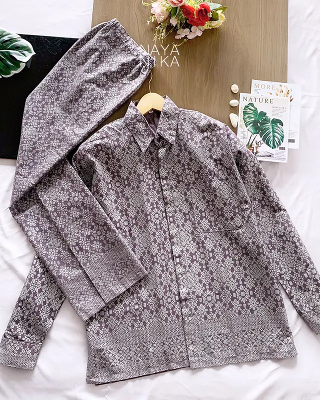 NAYANIKA BATIK - Batik Couple NAYRA LAKSMI Kemeja Lengan Panjang M L XL Mix Rok Prodo Songket - Baju Couple Pasangan Modern Kekinian - Bawahan Batik Wanita Rok Span Karet Pinggang - OOTD Kondangan Kekinian 8