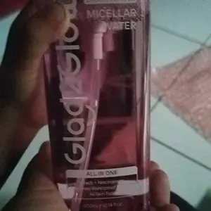 Glad2Glow Brightening Micellar Water 130ml / 230ml / 300ml-Rich in Niacinamide Skintint Glow Booster Powerstay All in One For All Skin Type Menghapus Makeup Waterproof Meratakan Warna Kulit Mengembalikan Kesegaran Glowingnya Seharian G2G