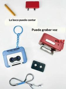 Nuevo llavero de mini grabadora retro para pareja con función de grabación, colgante musical divertido, adorno, regalo del día de san valentín