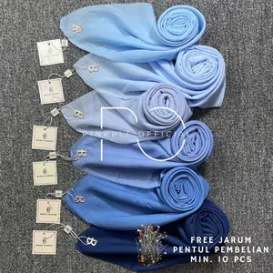 Buckle Scarves Hijab Segi Empat Polos Tepi Laser Cut dengan Metal Logo Swarovski Gold | Kerudung Voal Premium 110x110cm | Hijab Paris Voal Polos by Buckle Scarves | Nyaman Mewah untuk Sehari-hari
