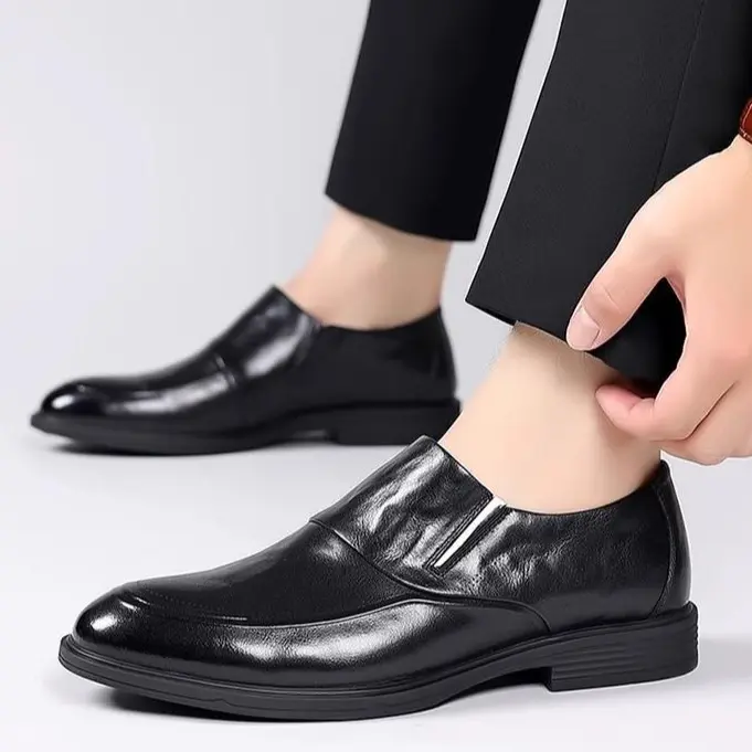 Sepatu kulit sapi asli pria terbaru tahun 2025, cocok untuk berbagai pakaian, anti licin, sepatu santai, tidak membuat kaki berbau, sepatu pria. 7