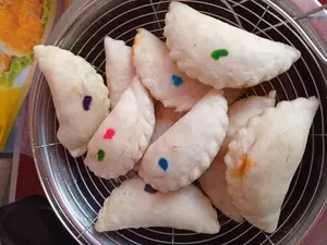 cireng isi meledak pilih varian suka suka kalian isi 5pcs ukuran sedang enak lezat murah