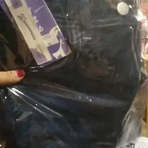 Jennie Cutbray Jeans Higwaist Lipatan Kaki Besar Jeans strecht Wanita