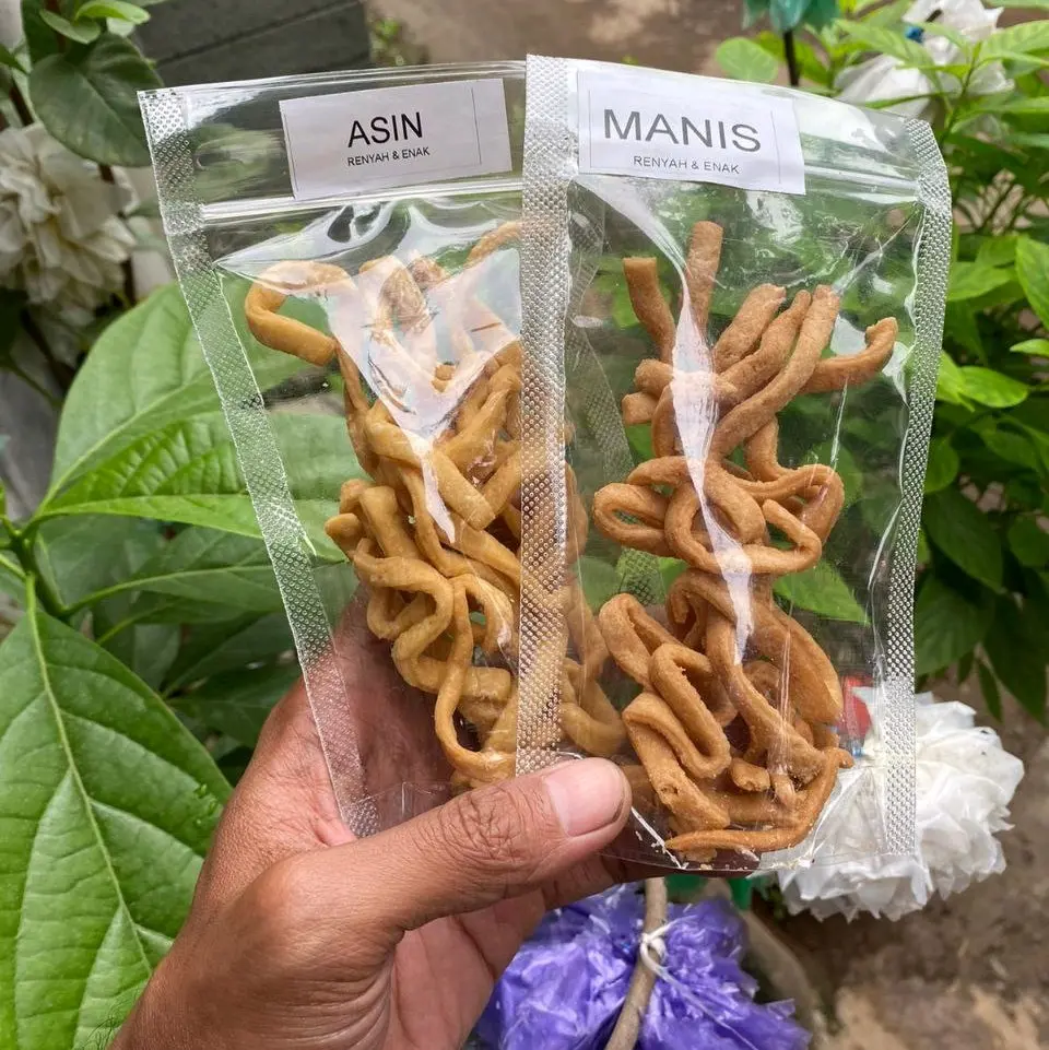 Cemilan Adas 100gram Makanan ringan  Manis dan Asin Jajanan murah enak Camilan