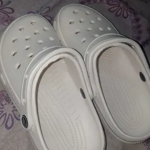 Sandal Baim Unisex Couple (Bisa DIY Pin Sandal) Empuk Anti Slip Sepatu Sandal Viral Kekinian