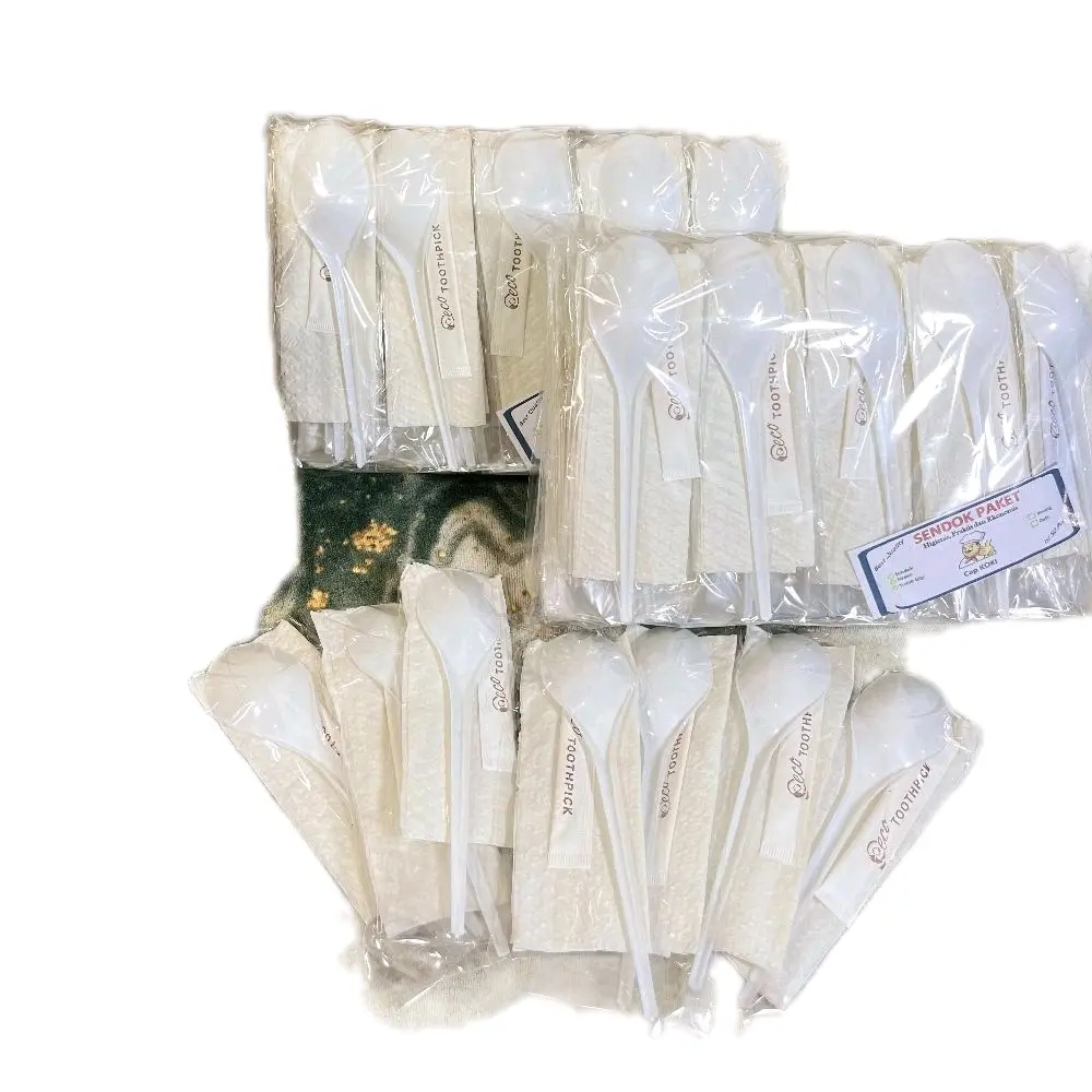SENDOK PAKET./ SENDOK PLASTIK / SENDOKSUDAH LENGKAP DENGAN TISSU DAN TUSUK GIGI. SANGAT PRAKTIS DAN HIGIENIS 1 pack isi 50pcs
