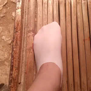 Sarung Kaki Silikon Pelembab & Ekfoliasi Menghilangkan Kulit Mati untuk Perawatan Kaki