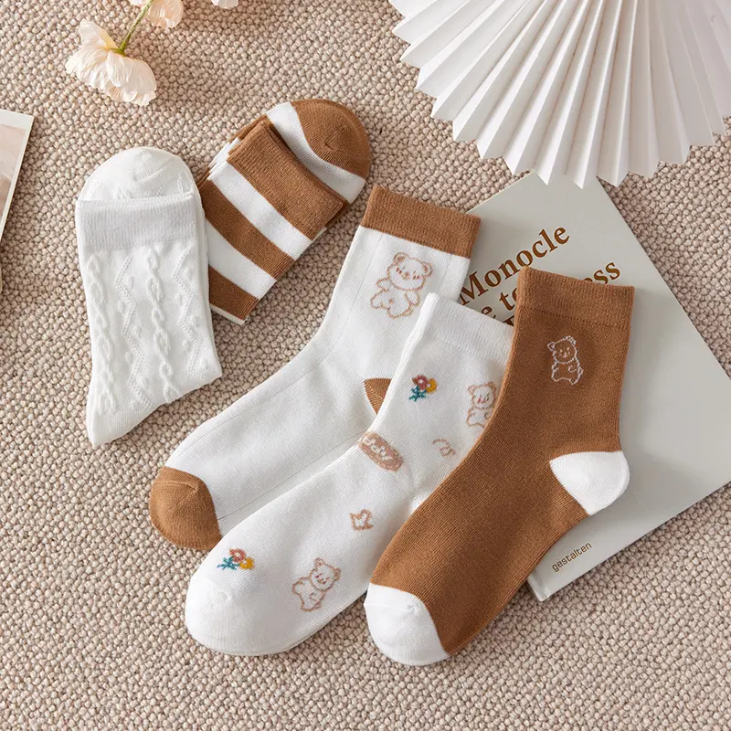 Kaos Kaki Wanita Motif Beruang Brown Kaki Panjang Socks Karakter - KK1337 3
