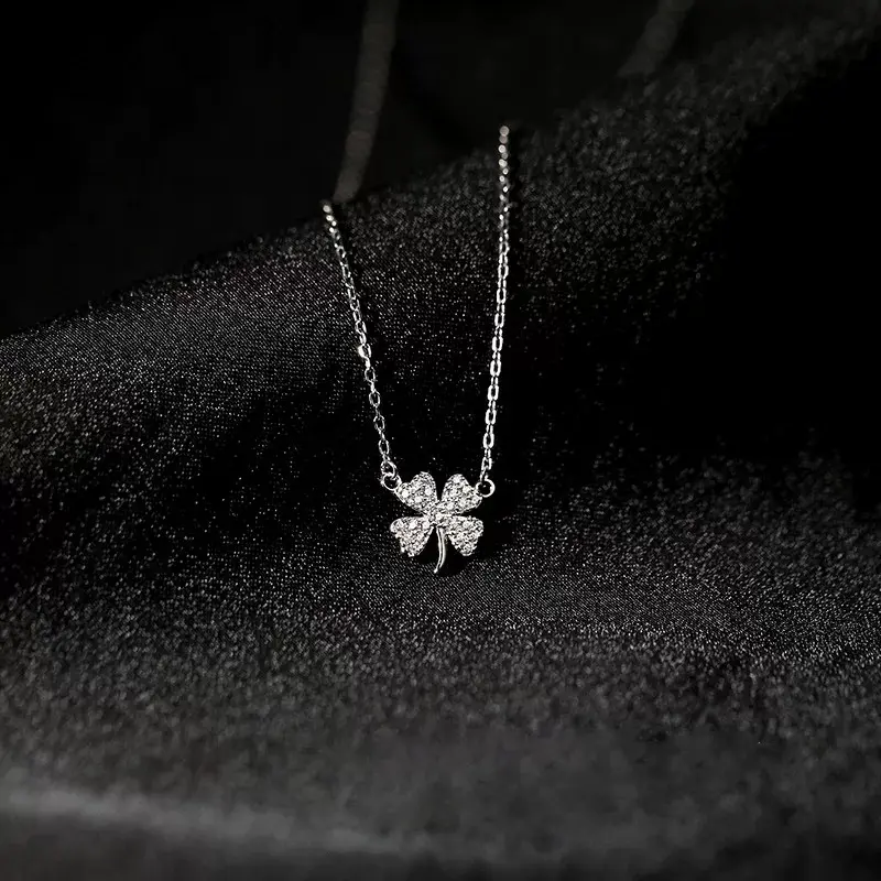 Rantai Tulang Selangka Semanggi Empat Daun Aksesori Fashion Wanita Kalung Liontin Bahan Baja Tahan Karat Anti Karat|6.17