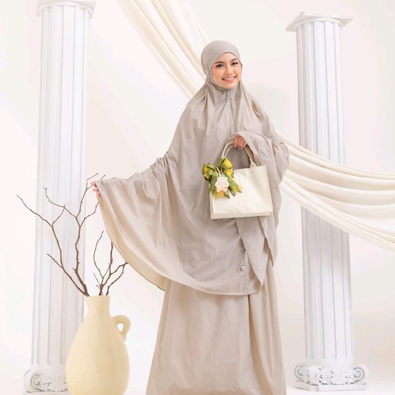 Mukena travel Alula series warna abu-abu, hijrah by shofa marwah, mukena dewasa 1