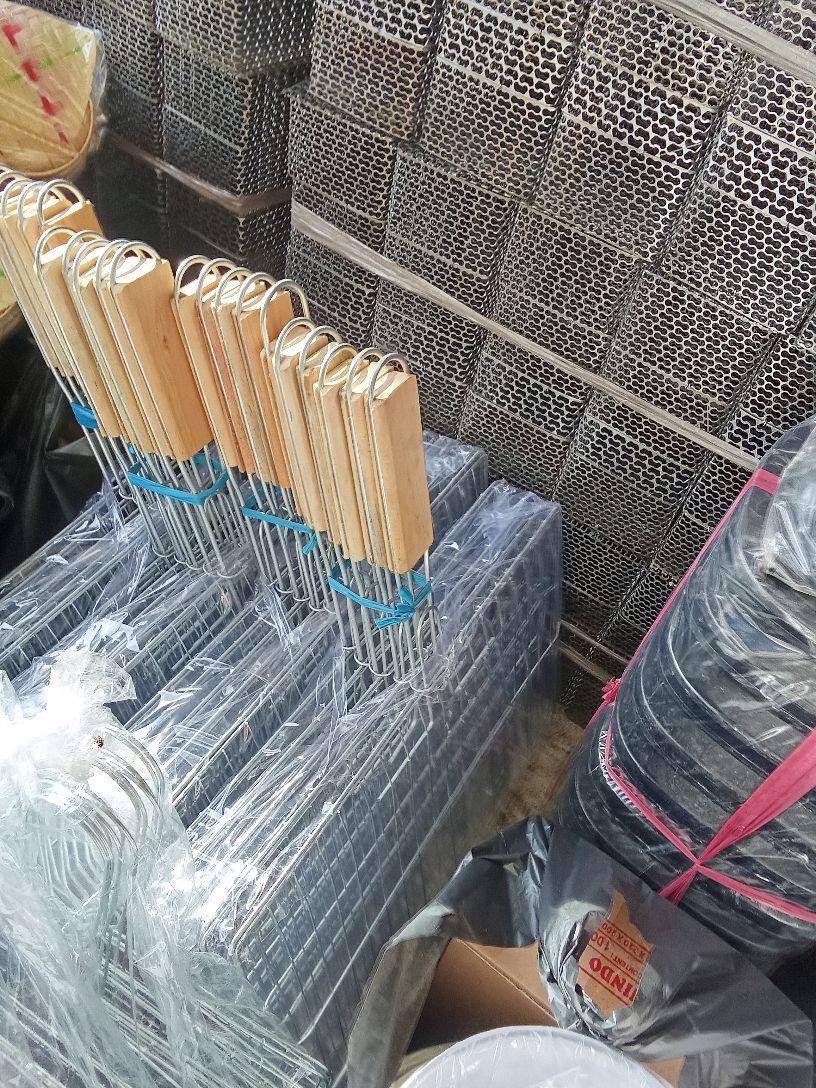 Panggangan Ikan Jumbo Jepit Stainless Jepitan Panggangan Gagang Kayu untuk BBQ dan Grill Serbaguna Kitchenware