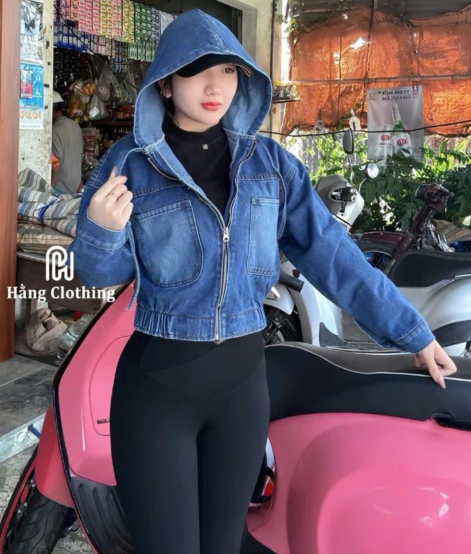 Hằng Clothing _ Áo Khoác Jean Nữ Có Nón Bo Chun Lưng Túi Hộp Vuông Khoá Kéo Dáng Ngắn Áo Khoác Jean Croprop